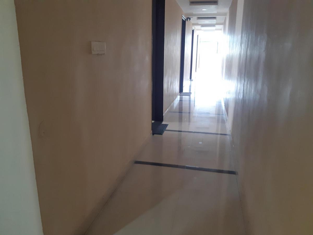 Cnr Residency Hotell Madanapalle Exteriör bild