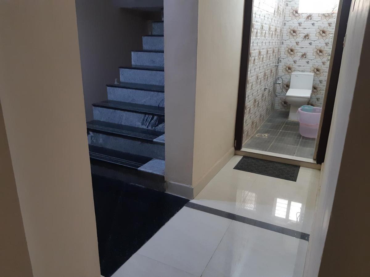 Cnr Residency Hotell Madanapalle Exteriör bild